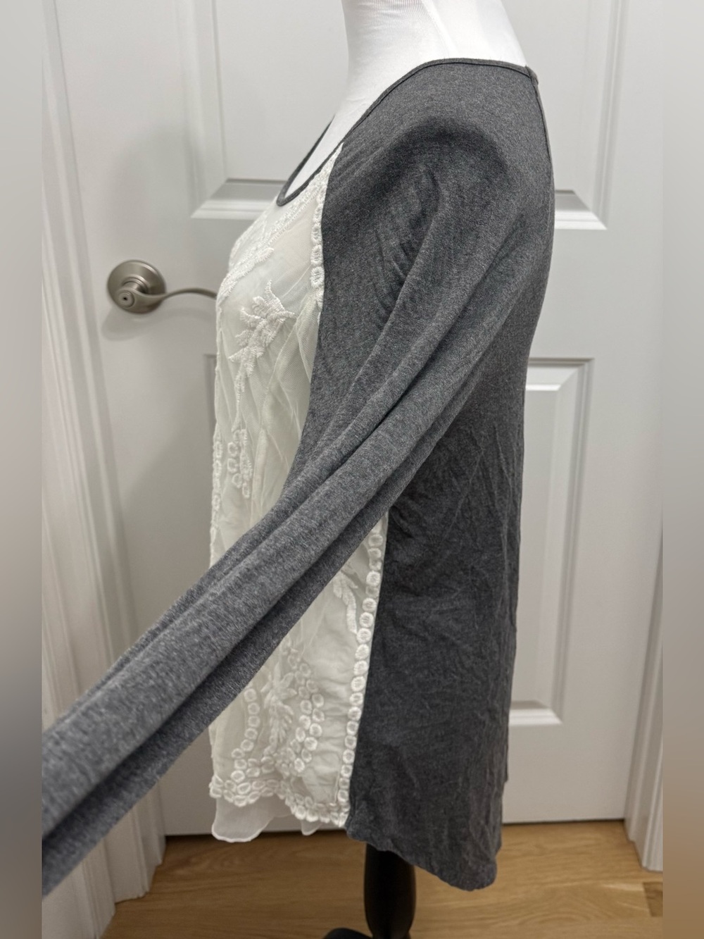 Venus Embroidered Layered Top - Picture 6 of 7